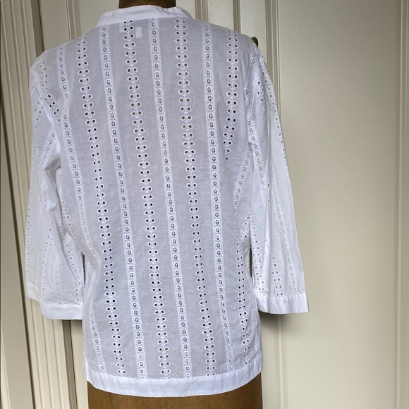 White Casual  Shirt with Embroidered Vertical Stripes - Picture 3 of 5